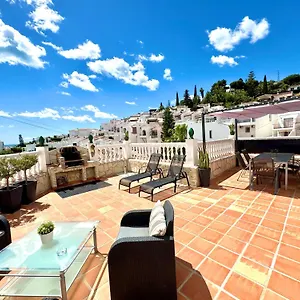 Casa Con Gran Terraza, Muy Luminosa Y En Tranquila Zona Residencial , Nerja España